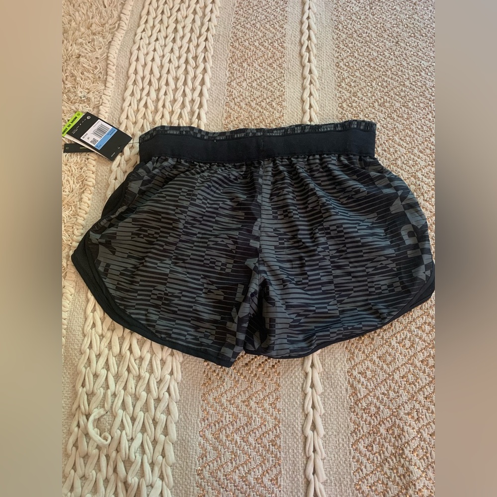 Nike Dri-Fit running shorts - Picture 3 of 3